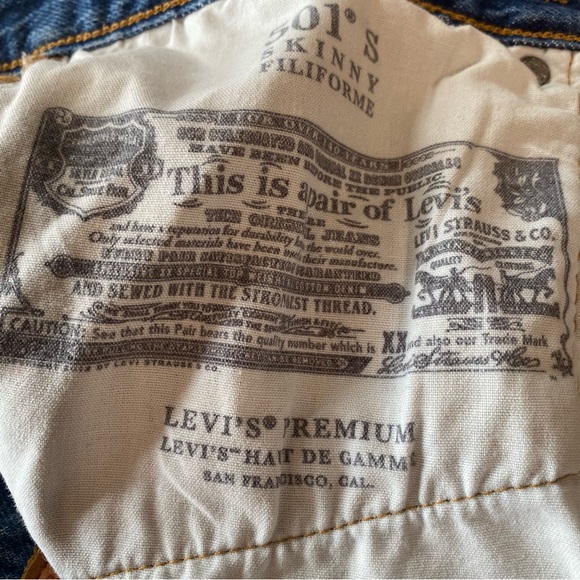 Levis 31/28 premium woman’s button fly classic straight jeans. - Picture 7 of 7